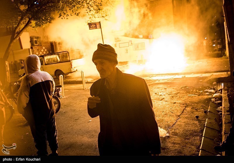 کشف 15 هزار قلم انواع مواد محترقه در اصفهان