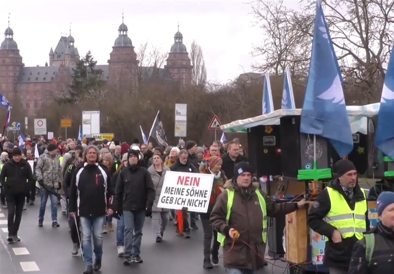 Protesters in Germany Rally against Arms Deliveries to Ukraine (+Video)