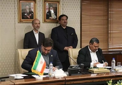  قرارداد تجاری تبادل انرژی بین ایران و پاکستان امضا شد 