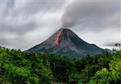 فوران آتشفشان در اندونزی گردشگری را متوقف کرد