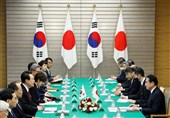 South Korean, Japanese Officials Meet Ahead of Leaders&apos; Summit