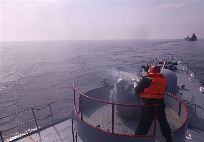 رزمایش امنیت دریایی 2023| تیراندازی ناوهای ایران، چین و روسیه به سمت اهداف دریایی
