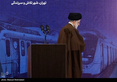  سید ابراهیم رئیسی رئیس‌جمهور در آیین افتتاح 5 ایستگاه و 11 کیلومتر در مسیر خطوط 6 و 7 مترو تهران