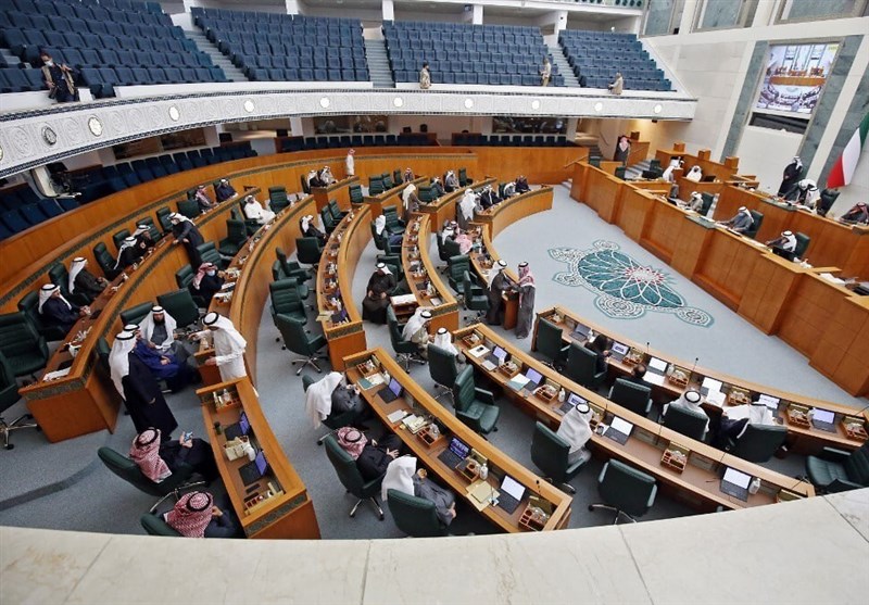 Kuwaiti Emir Dissolves National Assembly