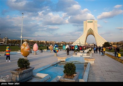 مسافران نوروزی در پایتخت - میدان آزادی