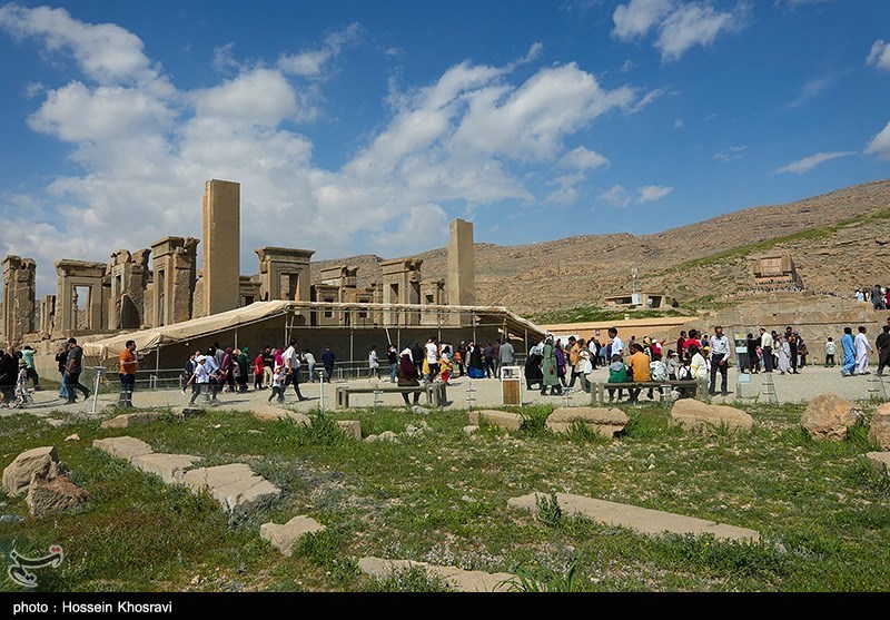 رونق گردشگری استان فارس در نوروز 1402/ بازدید 1.5 میلیون مسافر از امکان تاریخی
