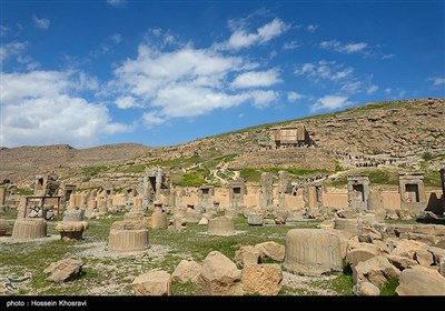 مسافران نوروزی در تخت جمشید - فارس 