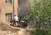 ریزش دیوار منزل قدیمی در شیراز جان یک کودک را گرفت