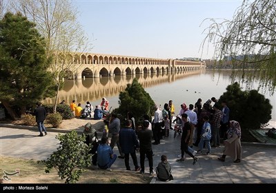 مسافران نوروزی در اصفهان