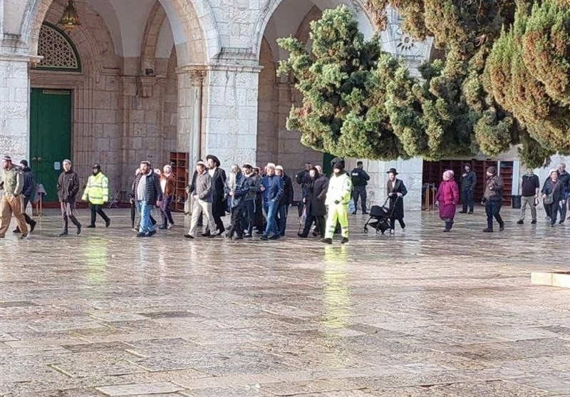 هتک حرمت مسجد الاقصی توسط صهیونیست‌ها / یورش نظامیان اسرائیلی به طولکرم