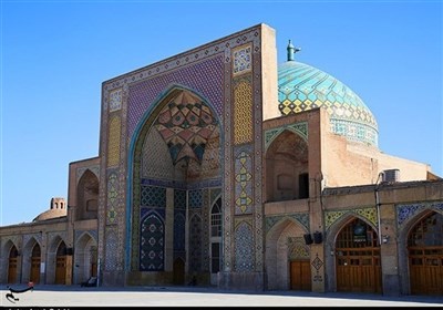 شکوه معماری چهارایوانی در مسجدالنبی / جذابیت مسحورکننده بزرگ‌ترین مسجد تاریخی قزوین + فیلم