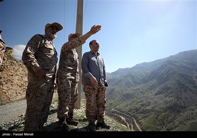 بازدید فرمانده قرارگاه منطقه ای غرب و استاندار کرمانشاه از نقاط صفر مرزی