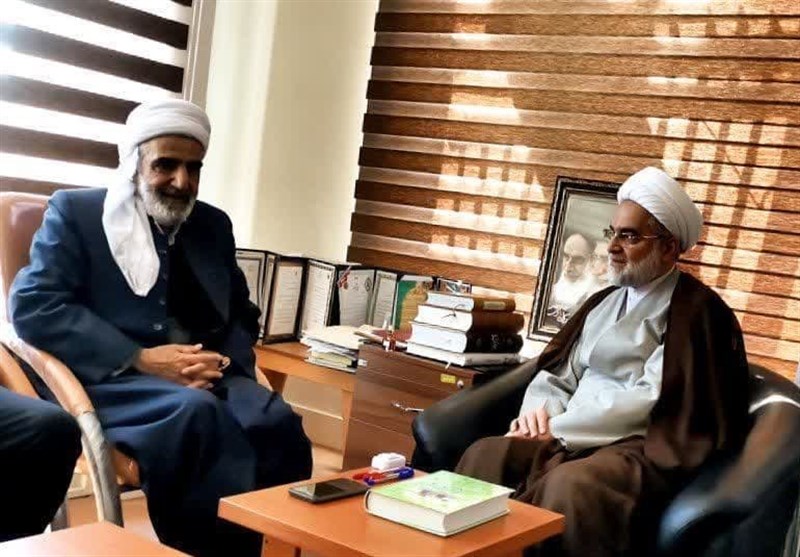 نماینده ولی‌فقیه در استان کردستان: تکریم عالمان دینی را وظیفه می‌دانم