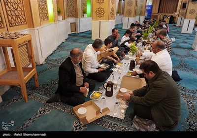 طبخ و توزیع افطاری در حرم مطهر حضرت عبدالعظیم حسنی (ع)