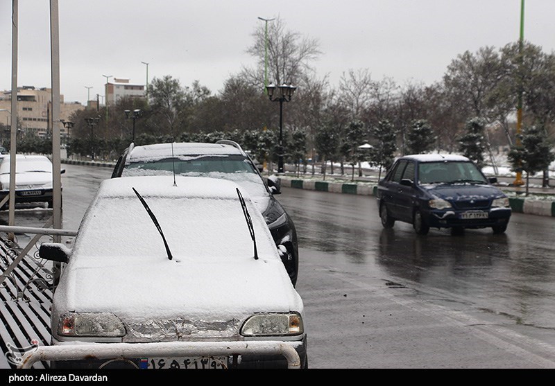 بارش برف و باران در محورهای مواصلاتی زنجان