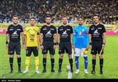 دیدار فوتبال تیم های سپاهان اصفهان و صنعت نفت آبادان