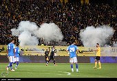 دیدار فوتبال تیم های سپاهان اصفهان و صنعت نفت آبادان