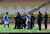 دیدار فوتبال تیم های سپاهان اصفهان و صنعت نفت آبادان