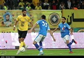دیدار فوتبال تیم های سپاهان اصفهان و صنعت نفت آبادان