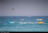 تفریحات دریایی گردشگران نوروزی در کیش