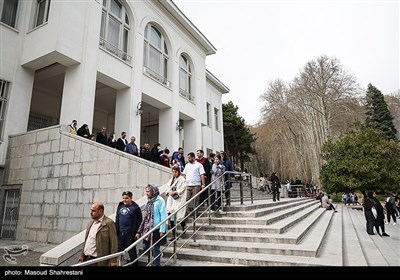 مسافران نوروزی در کاخ سعدآباد