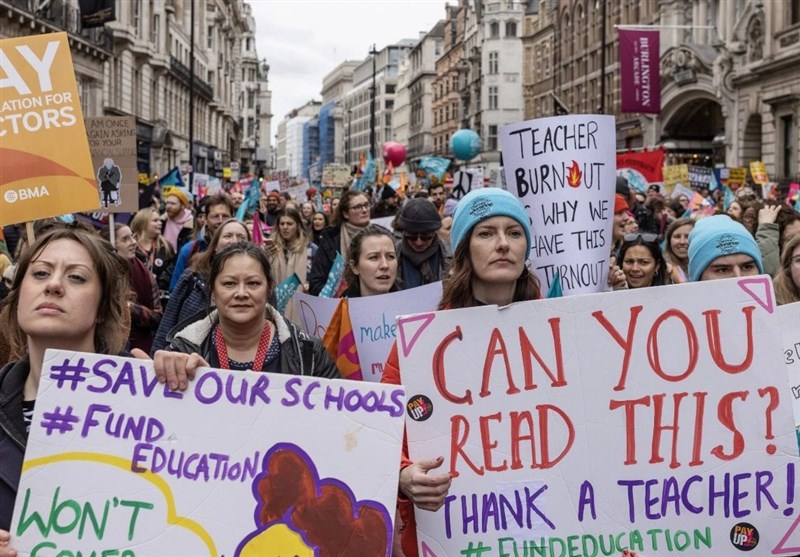 معلمان در انگلیس با رد پیشنهاد حقوقی دولت، بار دیگر اعتصاب می‌کنند