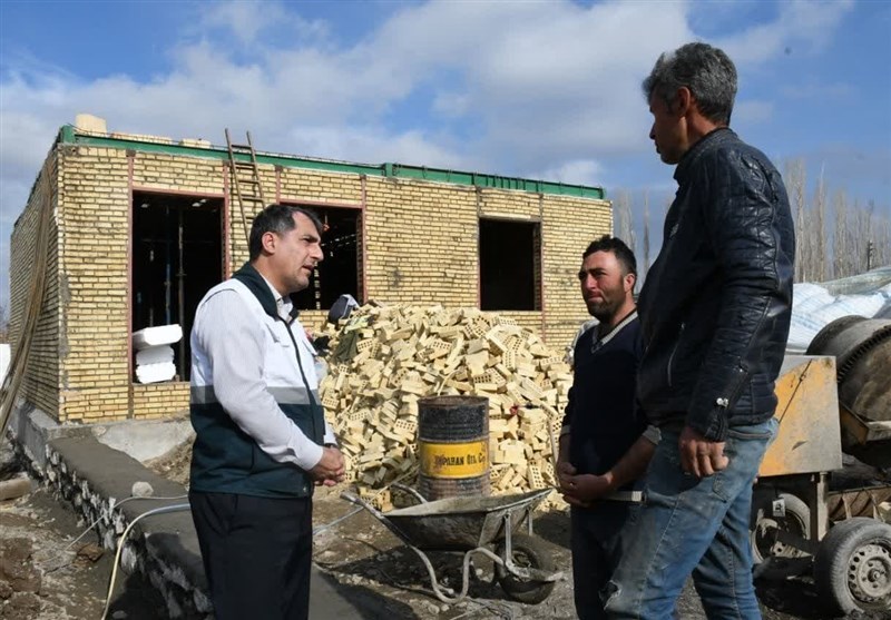 عملیات بازسازی مناطق زلزله‌زده خوی آغاز شد/ آواربرداری یک هزار و 45 واحد مسکونی