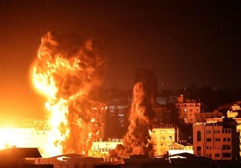 شهداء وجرحى بمجزرة إسرائیلیة استهدفت کنیسة بغزة