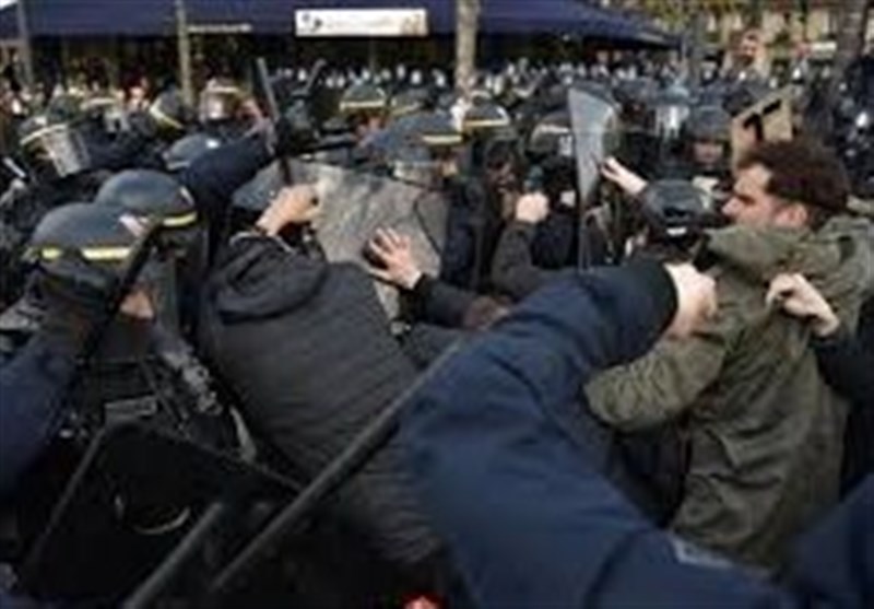 ادامه اعتراضات در فرانسه؛ معترضان رستوران مورد علاقه ماکرون را به آتش کشیدند
