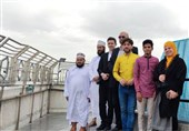 بازدید جمعی از هنرمندان جهان اسلام از برج آزادی
