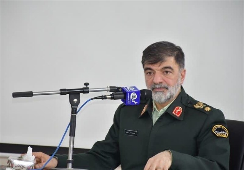 دیدار فرمانده انتظامی کشور با خانواده شهید «احمد محمدی» در کرمانشاه