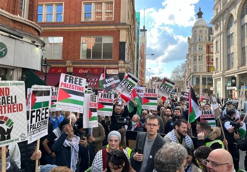 Protesters in London Demand End to Violence against Palestinians ...
