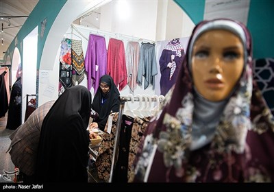  گزارشی از بخش حجاب نمایشگاه قرآن/ از مسیر طولانی تا قیمت‌های قابل توجه محصولات 