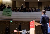 معترضان در هلند اجازه صحبت به ماکرون را ندادند