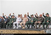 رژه اقتدار بسیج دریایی مردم پایه نیروی دریایی سپاه در سواحل خلیج فارس
