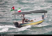 رژه اقتدار بسیج دریایی مردم پایه نیروی دریایی سپاه در سواحل خلیج فارس