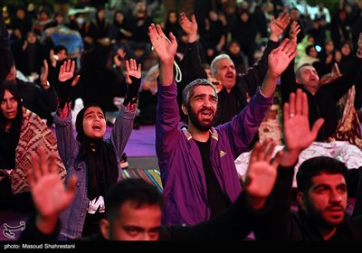 Iranians Mark Last Night of Destiny in Tehran