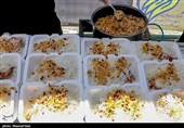 نذرواره عاشورایی دورود؛ 15 هزار پرس غذا به یاد شهدای کربلا و ایران