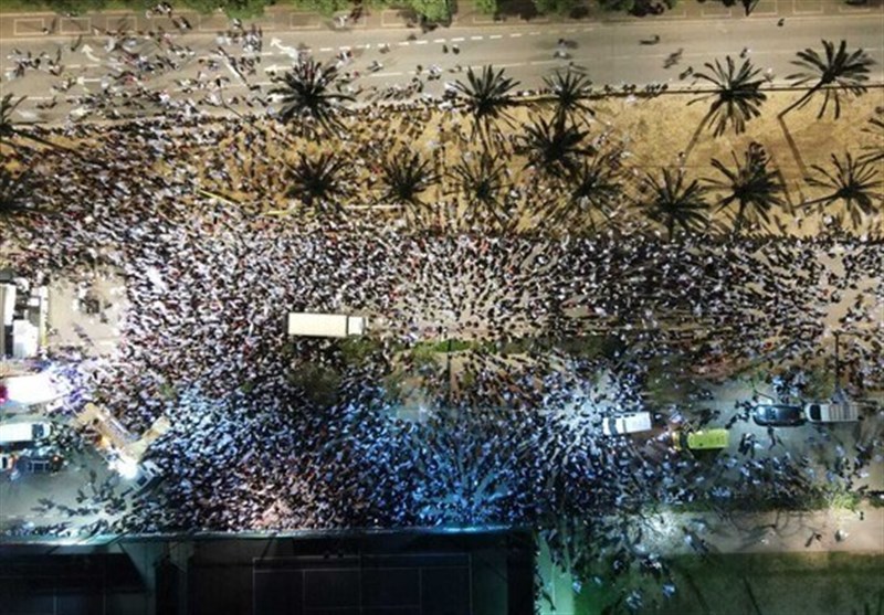 صدها هزار صهیونیست علیه نتانیاهو تظاهرات کردند / احتمال وقوع درگیری خونین افزایش یافت