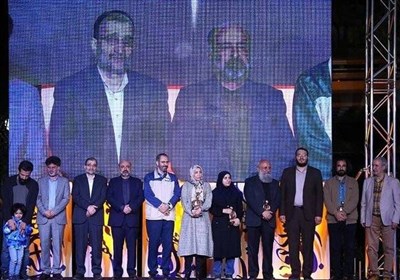  چهره‌های سال هنر انقلاب اسلامی در رشته‌های گوناگون تجلیل شدند 
