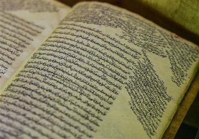 رونمایی از ۳۵ نسخه تفسیر خطی قرآن در نمایشگاه نگین آفتاب + تصاویر