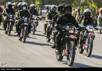مراسم رژه روز ارتش در قزوین 