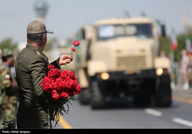 رژه روز ارتش در اصفهان/ ارتش در خدمت ملت ایران است 