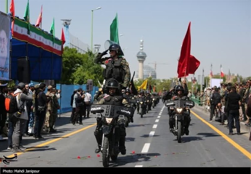 رژه روز ارتش در اصفهان/ ارتش در خدمت ملت ایران است 
