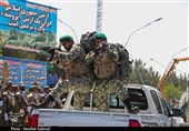 رژه روز ارتش جمهوری اسلامی ایران در کرمان برگزار شد + تصویر