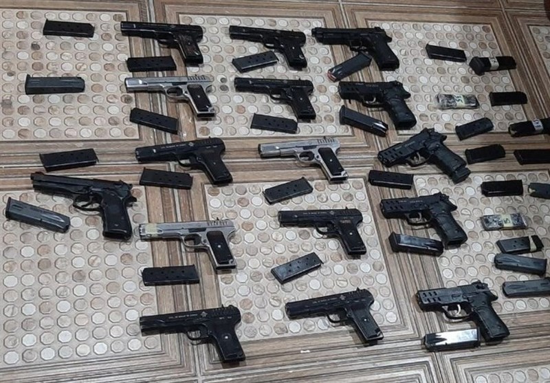 کشف سلاح و بازداشت چند نفر از منافقین توسط پلیس فرانسه