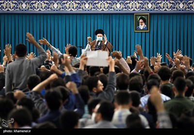  به مناسبت اربعین حسینی؛ دانشجویان در محضر رهبر انقلاب عزاداری می‌کنند 