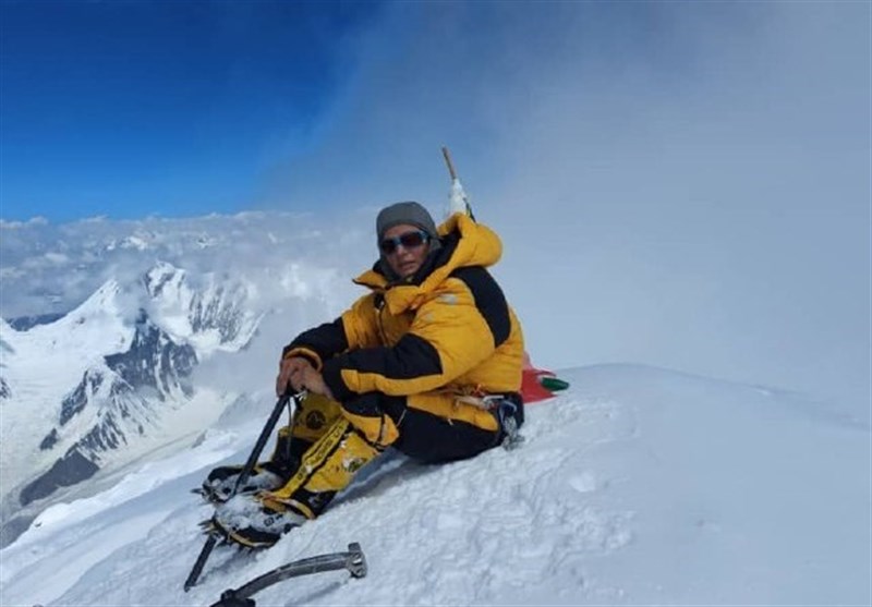 Iranian Woman Hesamifard Scales Mt. Lhotse