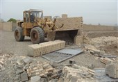 12000 مترمربع ساخت و ساز غیرمجاز در اراضی کشاورزی آران و بیدگل تخریب شد