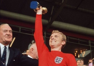  پیراهن اسطوره فقید انگلیس در جام جهانی ۱۹۶۶ جنجال‌ساز شد 